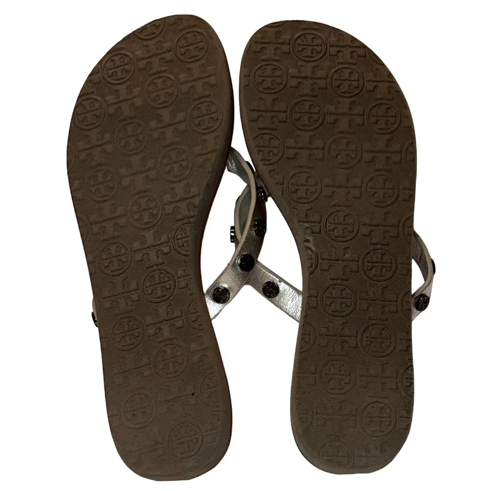 Tory Burch - Logo T Stud thong Sandals, Silver toned